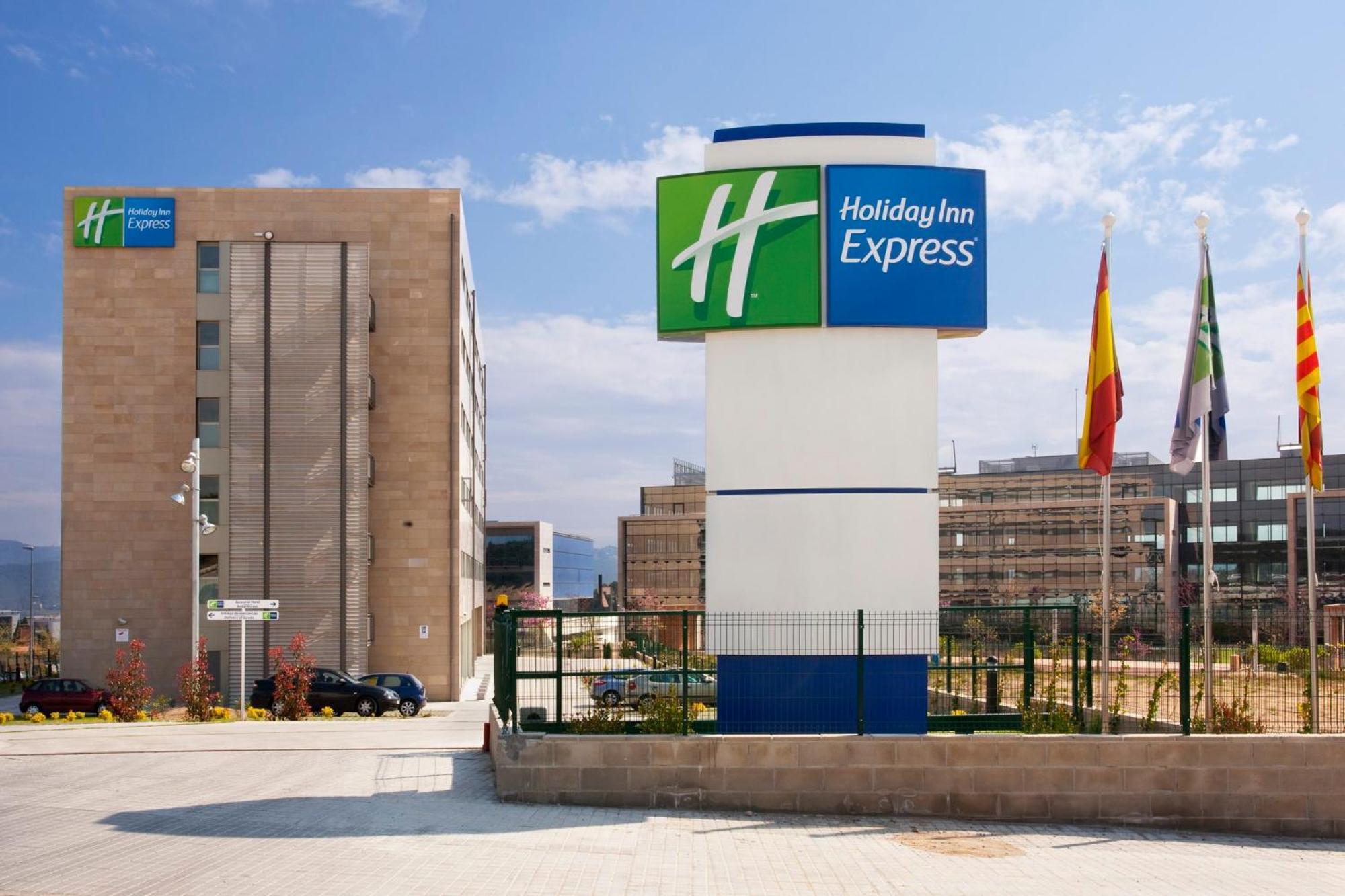 Holiday Inn Express Sant Cugat, An Ihg Hotel Sant Cugat del Vallès Esterno foto